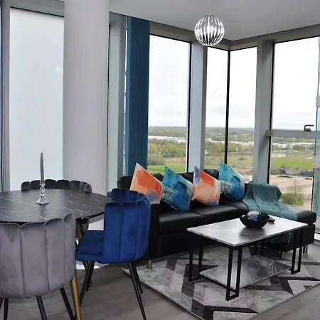 Stunning 2 Bedroom Apt Милтон-Кейнс Экстерьер фото
