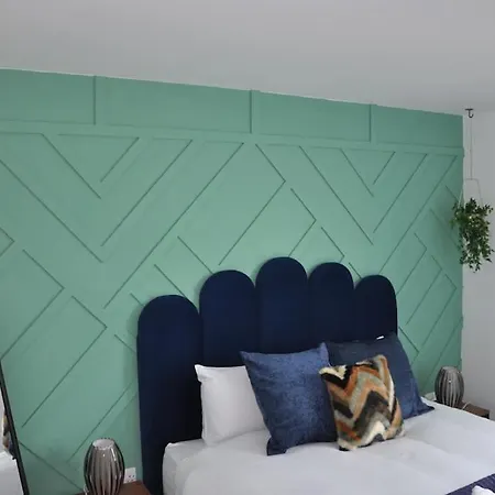 Stunning 2 Bedroom Apt Милтон-Кейнс Экстерьер фото